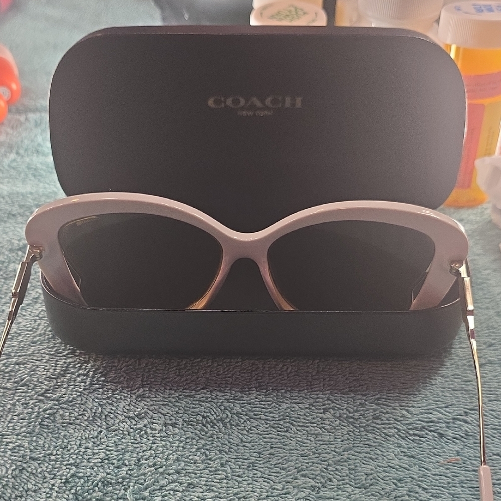 Coach Women's Butterfly Sunglasses - Gold ,cream - Picture 7 of 12
